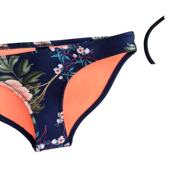 Triangl Delilah Bikini Womens Swimsuit Swim Top Bottom Bag Revolve Small - Picture 5 of 13